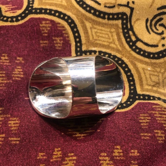 Sterling Silver Oval Cocktail Ring from Bali - Picture 2 of 4